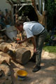 Click to see it big Ich mit Kettensäge, Impression aus dem Atelier